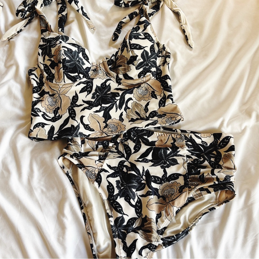 Old Navy Floral Bikini Set